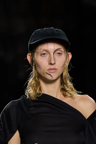 Look 1
